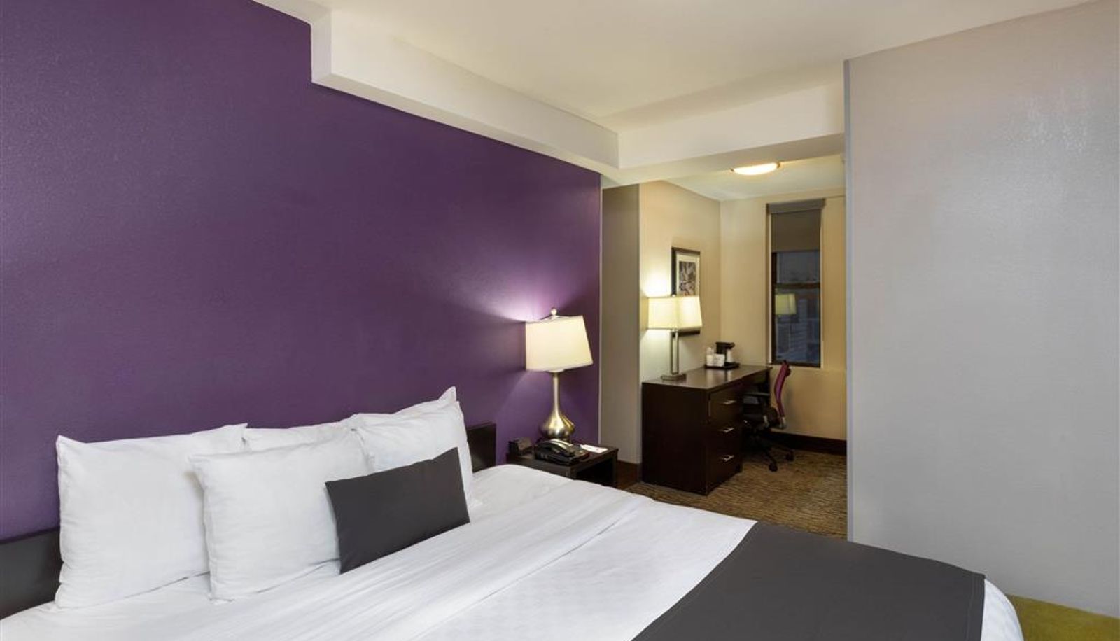 Room - La Quinta Inn & Suites by Wyndham New York City Central Park