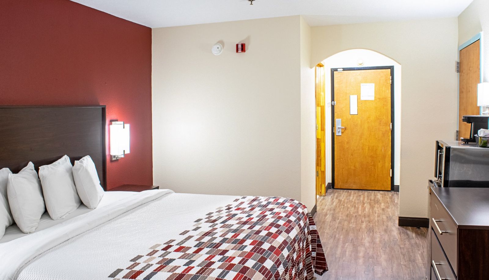 Zimmer - Red Roof Inn & Suites Middletown - Franklin