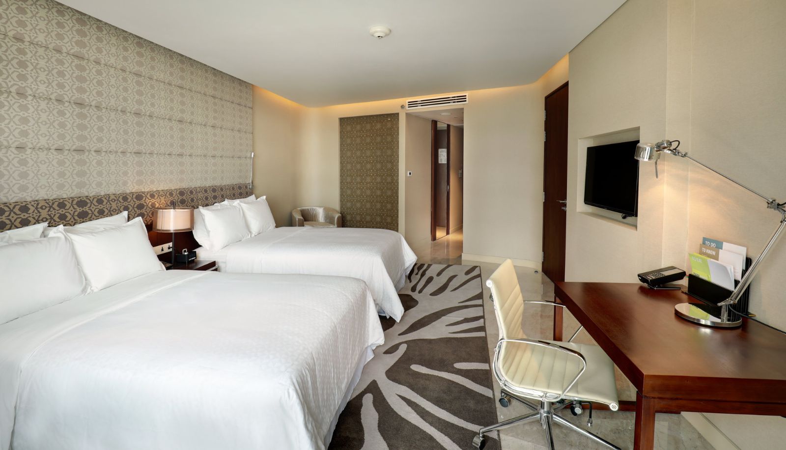 Camera - Crowne Plaza DHAKA GULSHAN by IHG