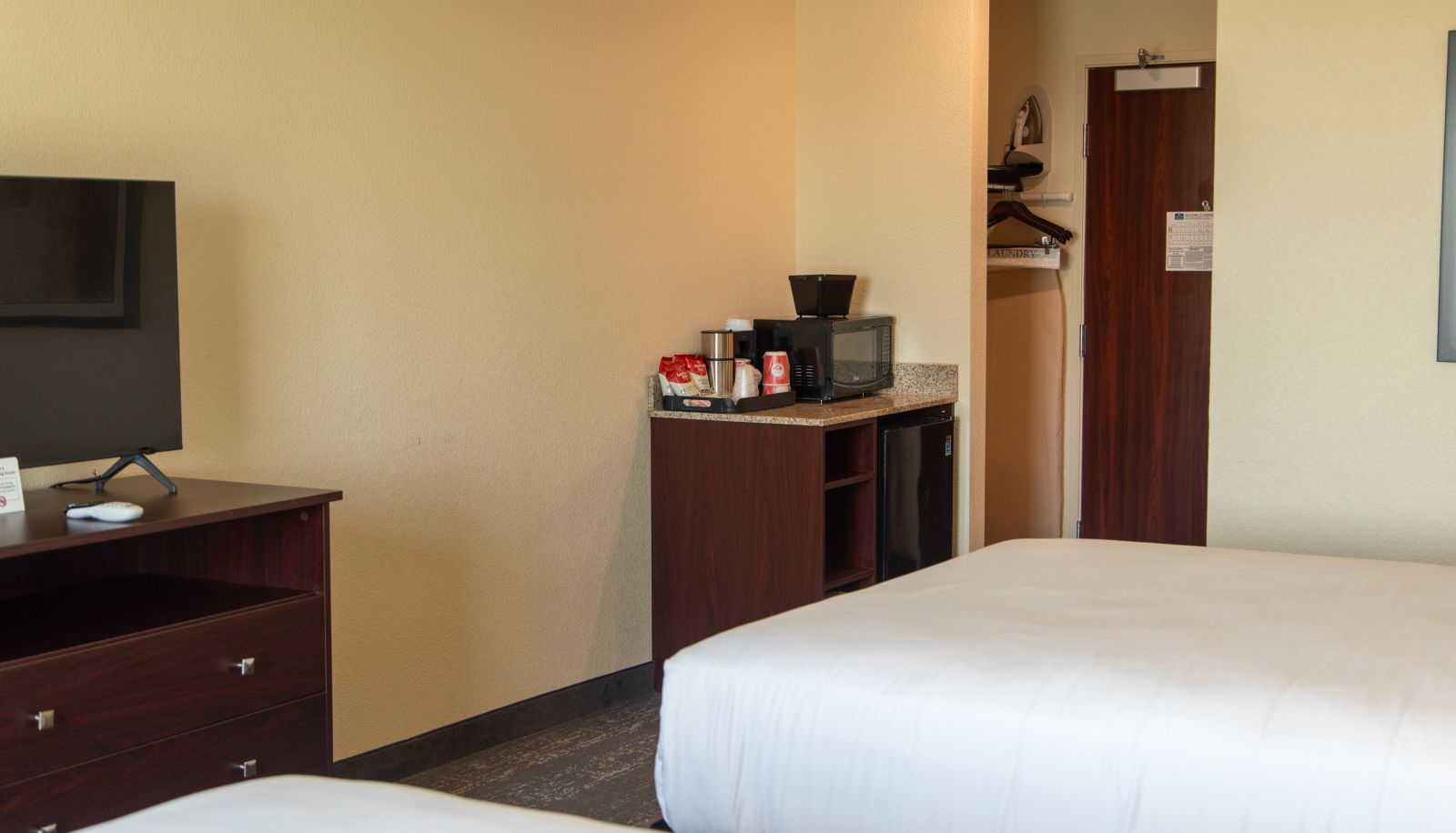 Camera - Cobblestone Inn & Suites - Springfield