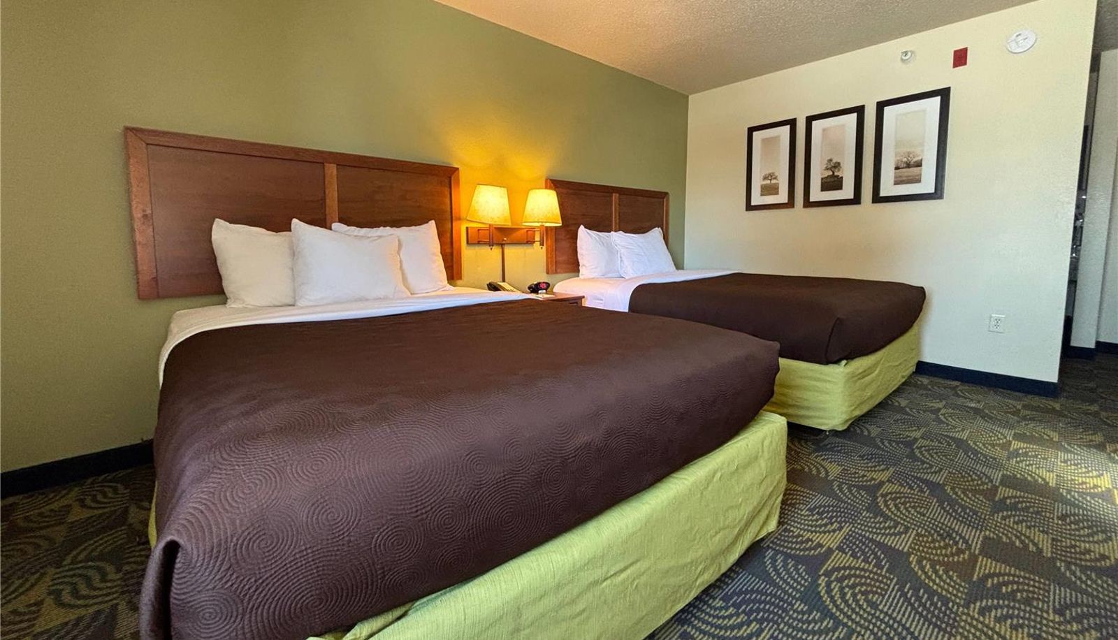 Zimmer - AmericInn by Wyndham Kewanee