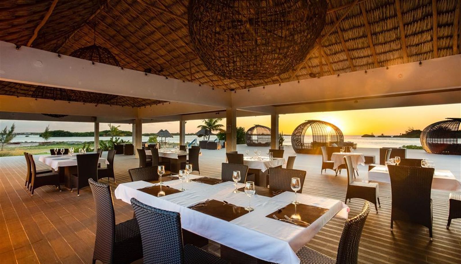 Restaurant - Turtle Island Beach Resort Trademark Collection by Wyndham