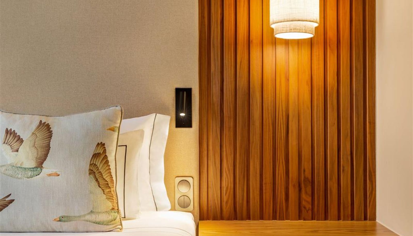 Camera - Trademark Collection by Wyndham Fontinha Porto