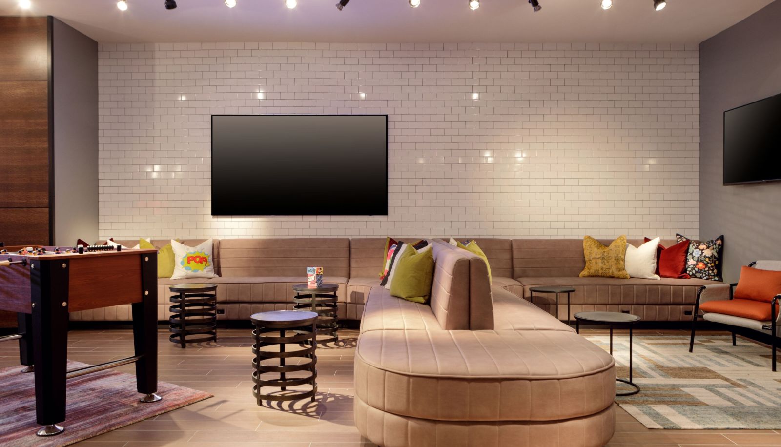 Lobby - Moxy Richmond Downtown