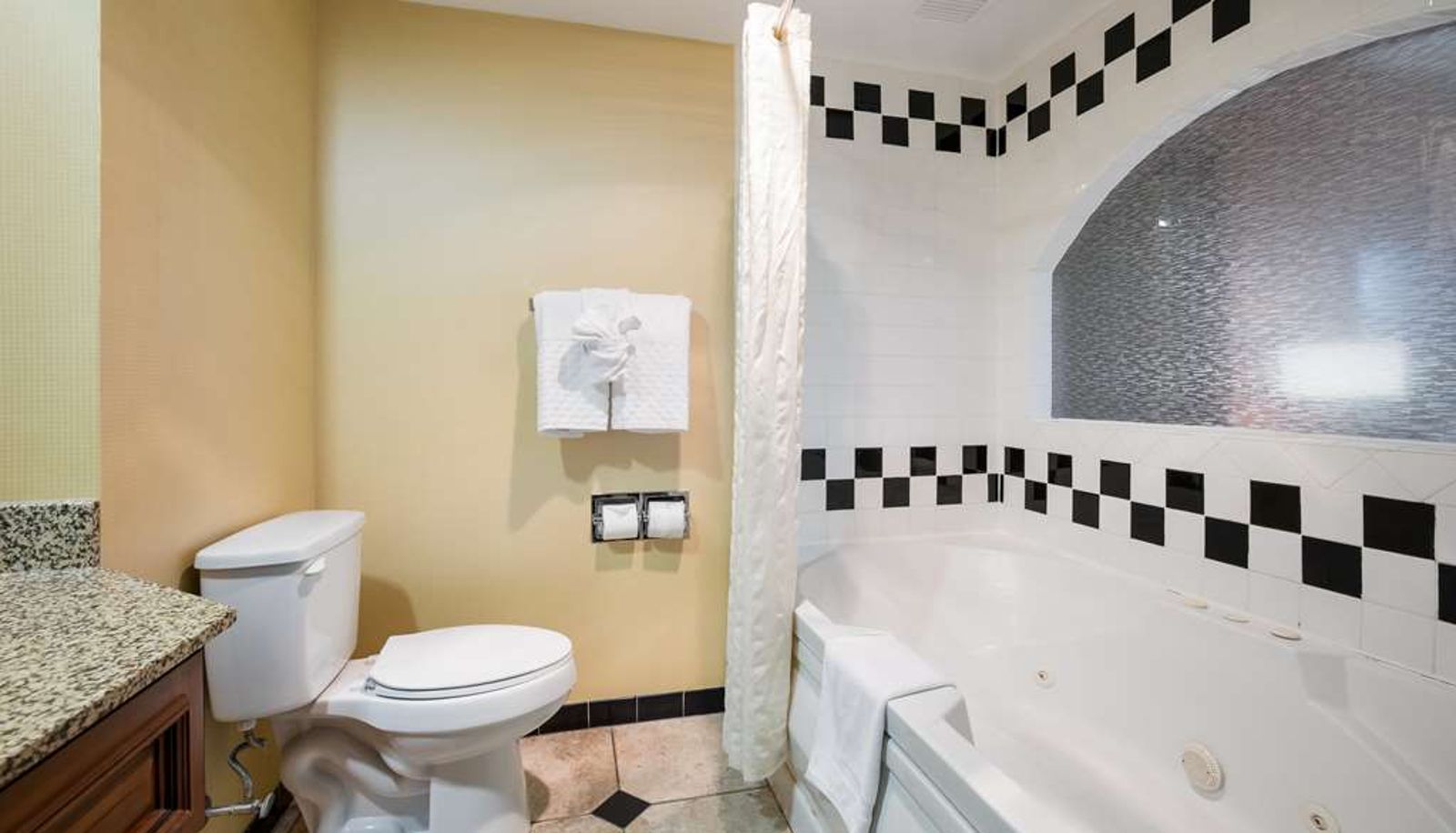 Room - Best Western Grand Victorian Inn