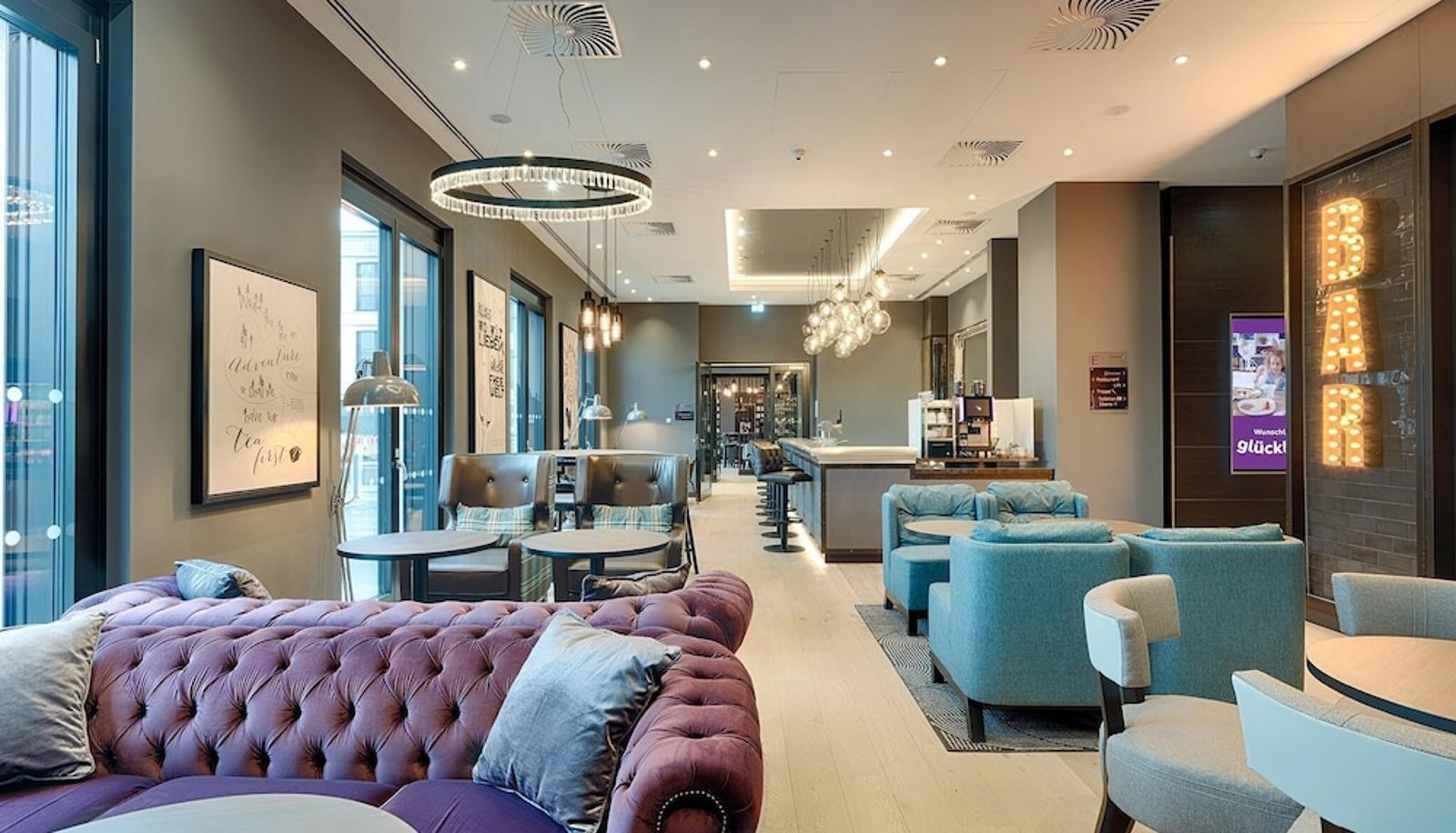 Hall - Premier Inn Regensburg City Centre