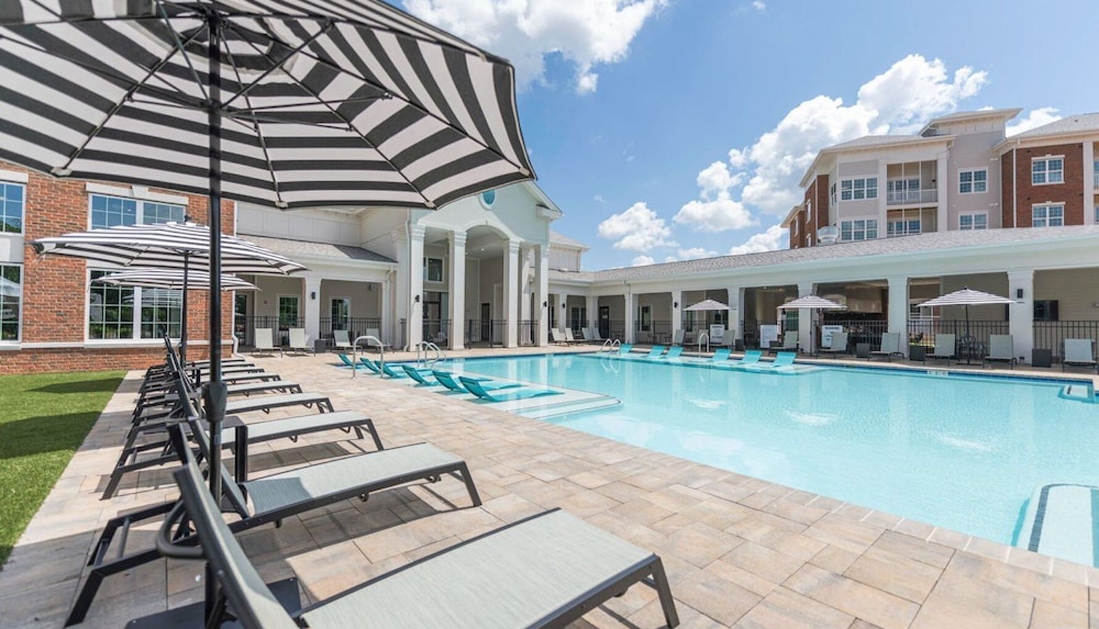 Pool - Silver Collection Hotel