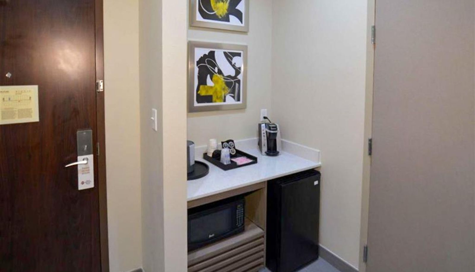 Room - Comfort Inn & Suites Houston I-45 North - IAH