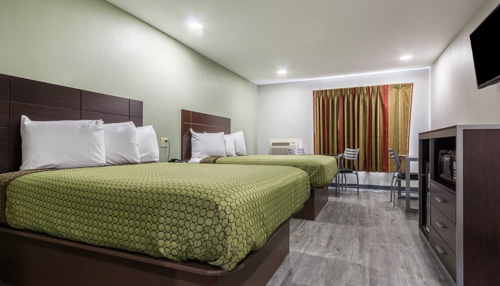 Kamer - Scottish Inns and Suites Tomball TX