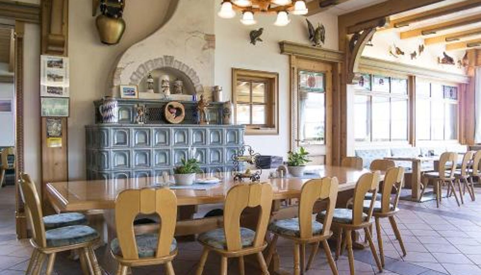 Breakfast room within the restaurant - Landhotel Wiesbauer