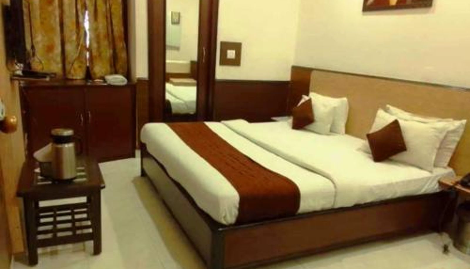 Camera - Hotel Holiday Comfort - 800 mts from Jallianwala Bagh