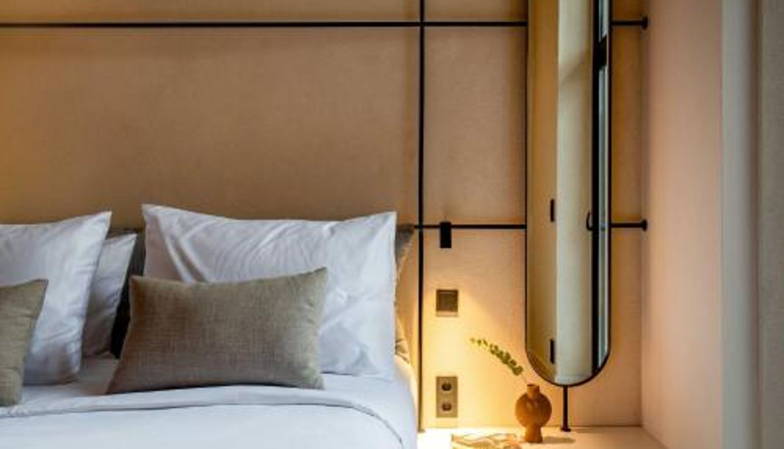 Suite - The Newel Psychiko