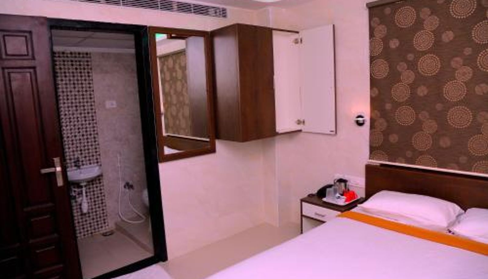 Info - Sri Maharaja Residency