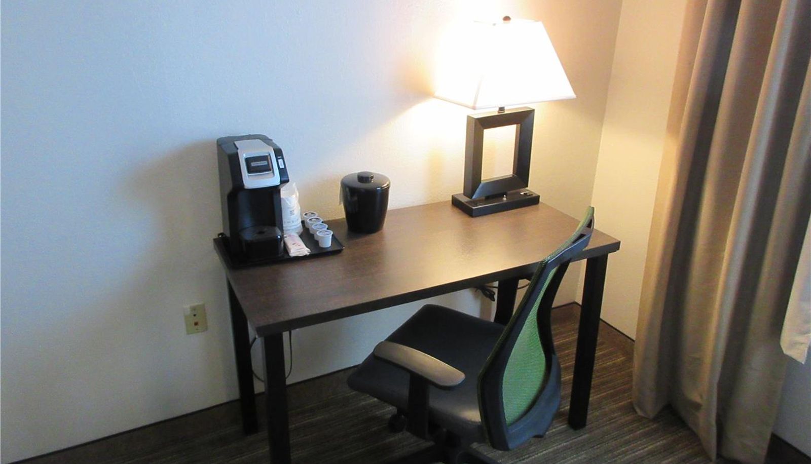 Room - Best Western Champions Forest Inn and Suites