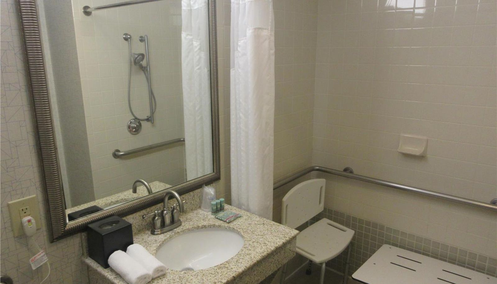Room - Best Western Champions Forest Inn and Suites