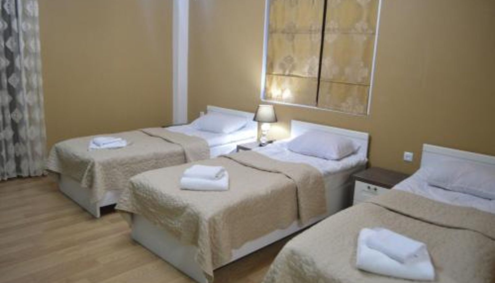 Habitación triple - Renaissance Hotel Tbilisi