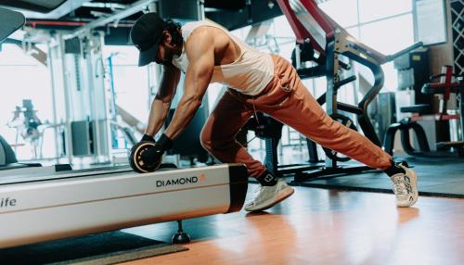 Zona de bienestar y gimnasio - The Peninsula Chittagong Limited