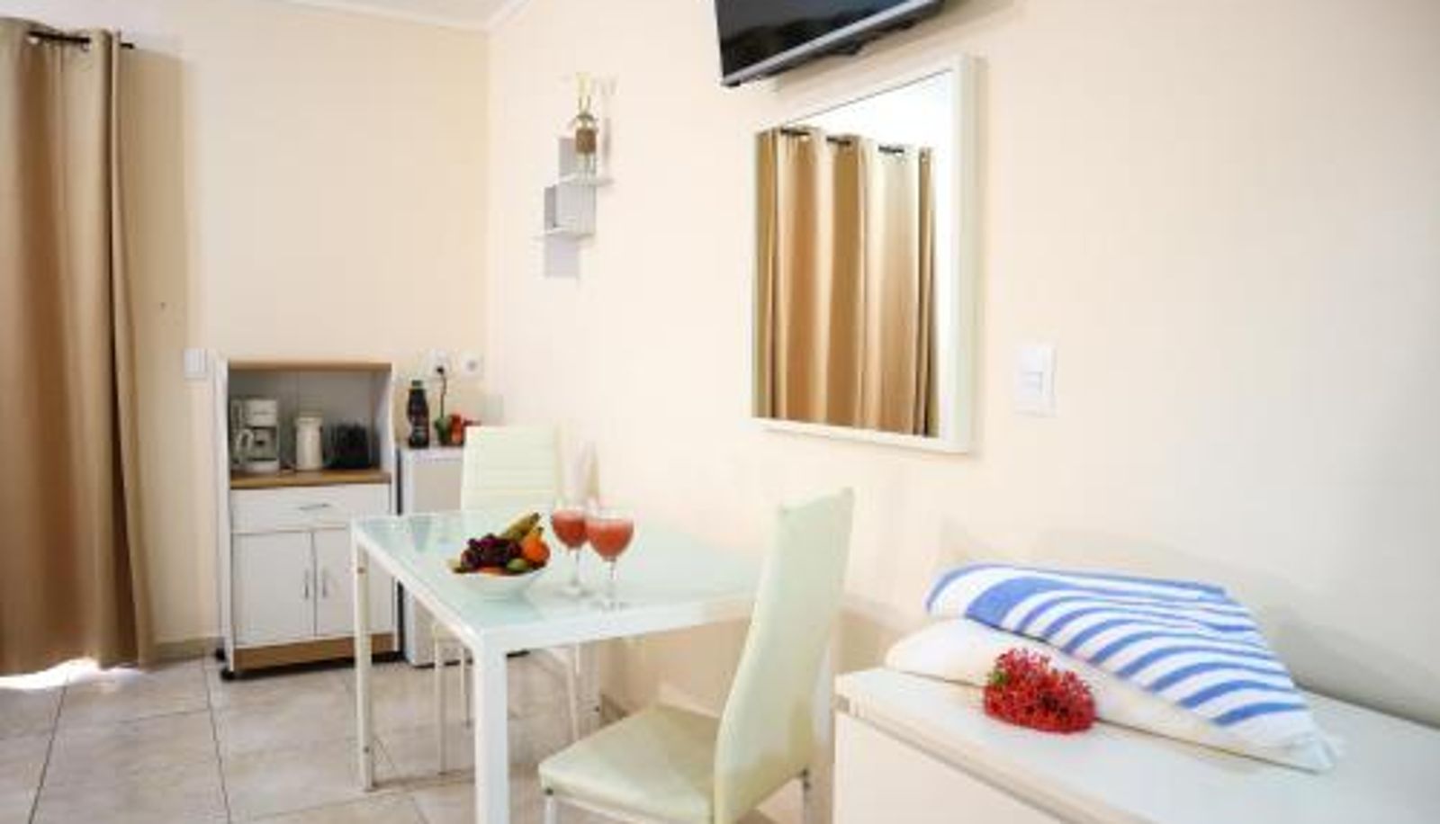 Kitchen - Aqua Viva Suites
