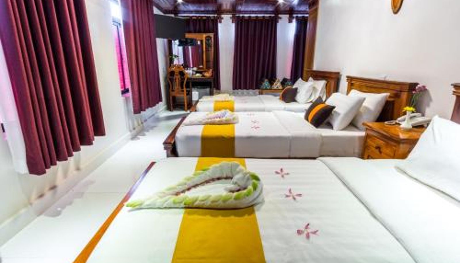 Tripla - Hello Cambodia Boutique