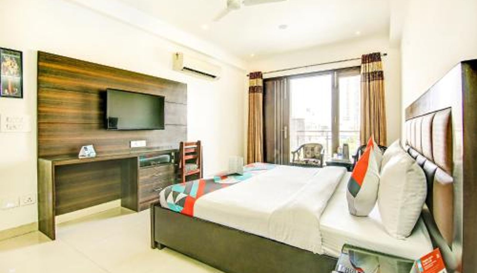 Camera - Via Hemkunt Residency - Nr Yatharth Super Speciality Hospital - Noida 110