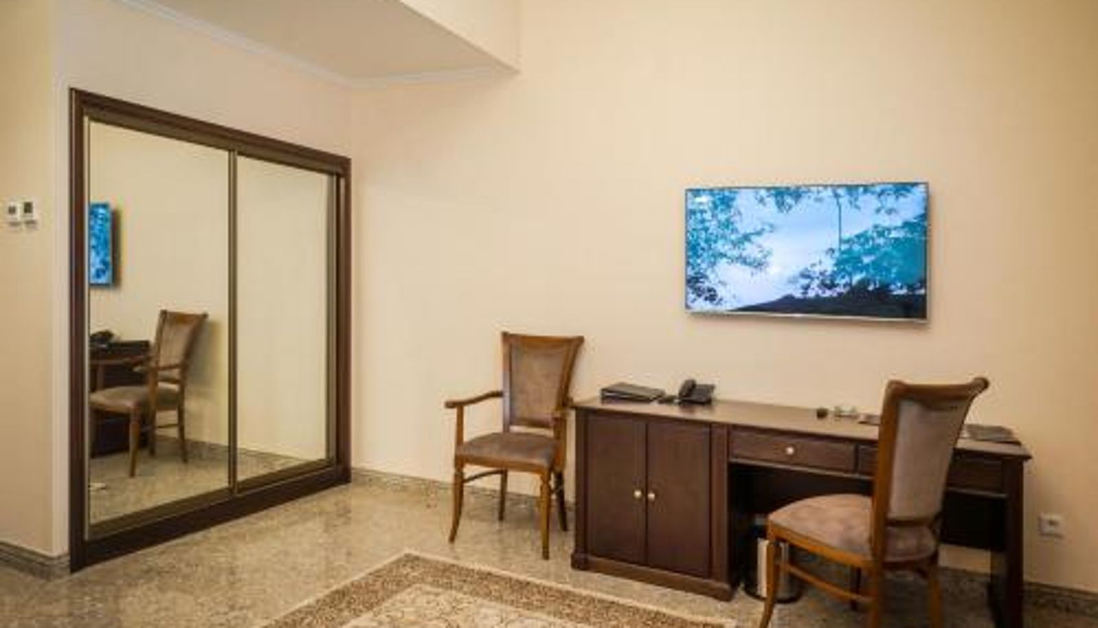 Camera - Royal Plus Hotel