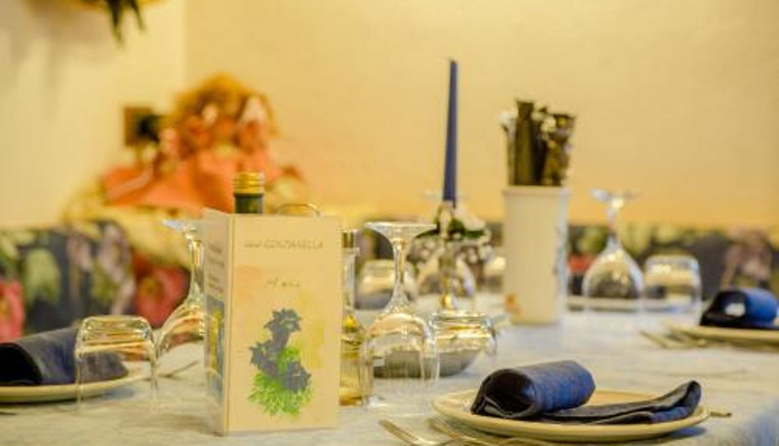Sala de desayunos dentro del restaurante - Albergo Genzianella