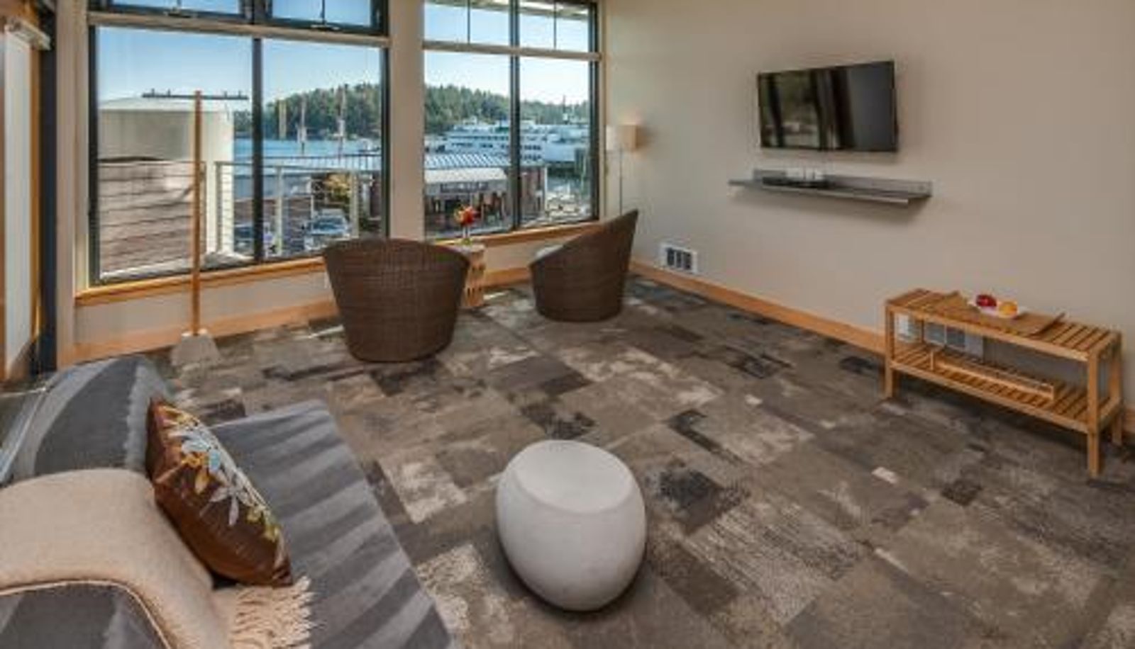 Zimmer - Island Inn at 123 West