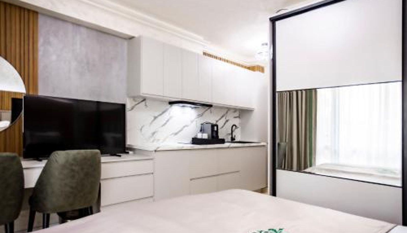 Zimmer - Onyx Beach Residence - Free Beach Access & Parking