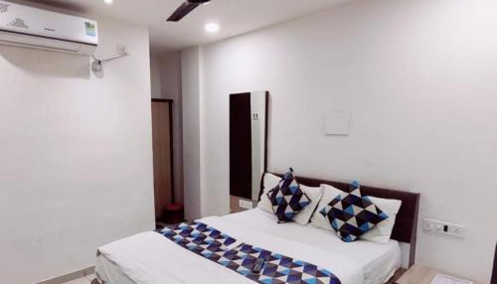 Info - Vadodara Hotel Mansarovar