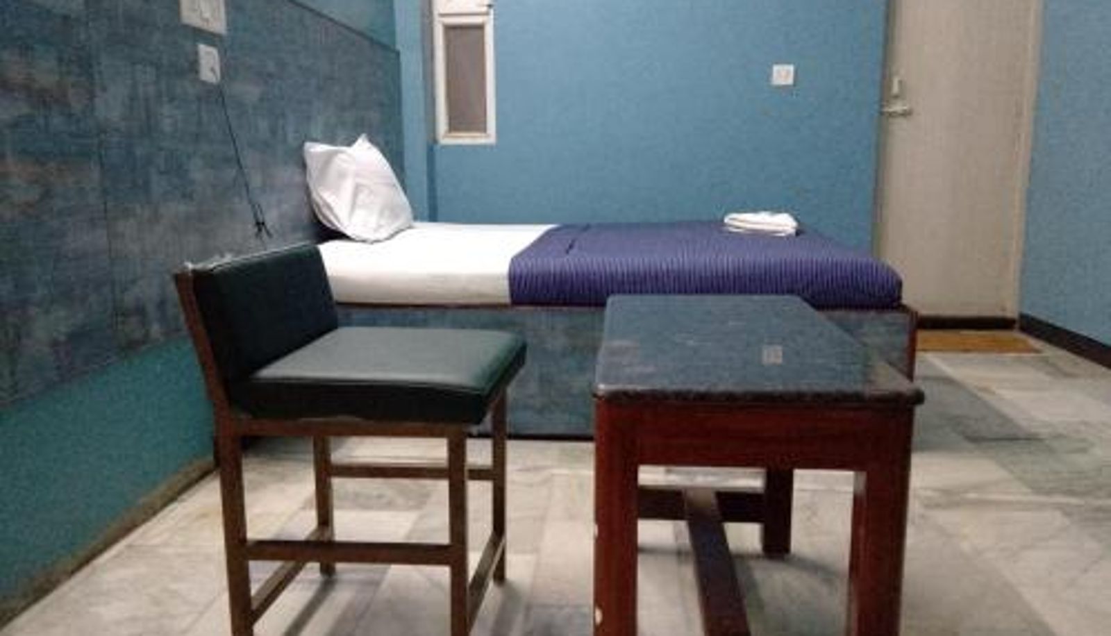 Room - SM MANSION near Harbour & High court