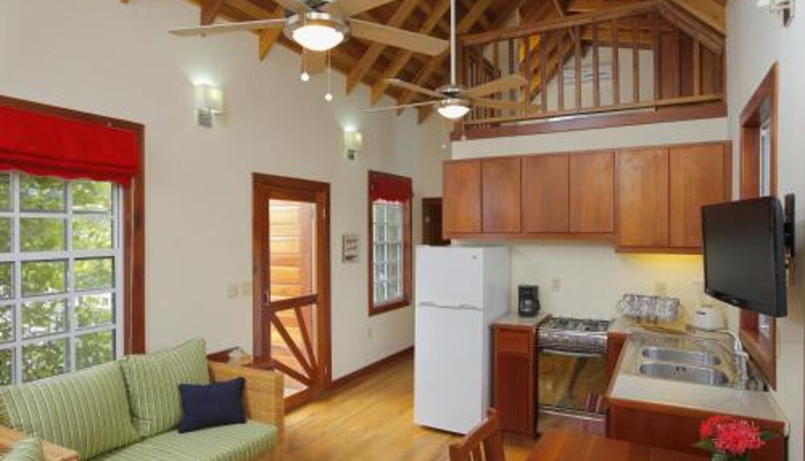 Kitchen - Weezie's Ocean Front Hotel and Garden Cottages