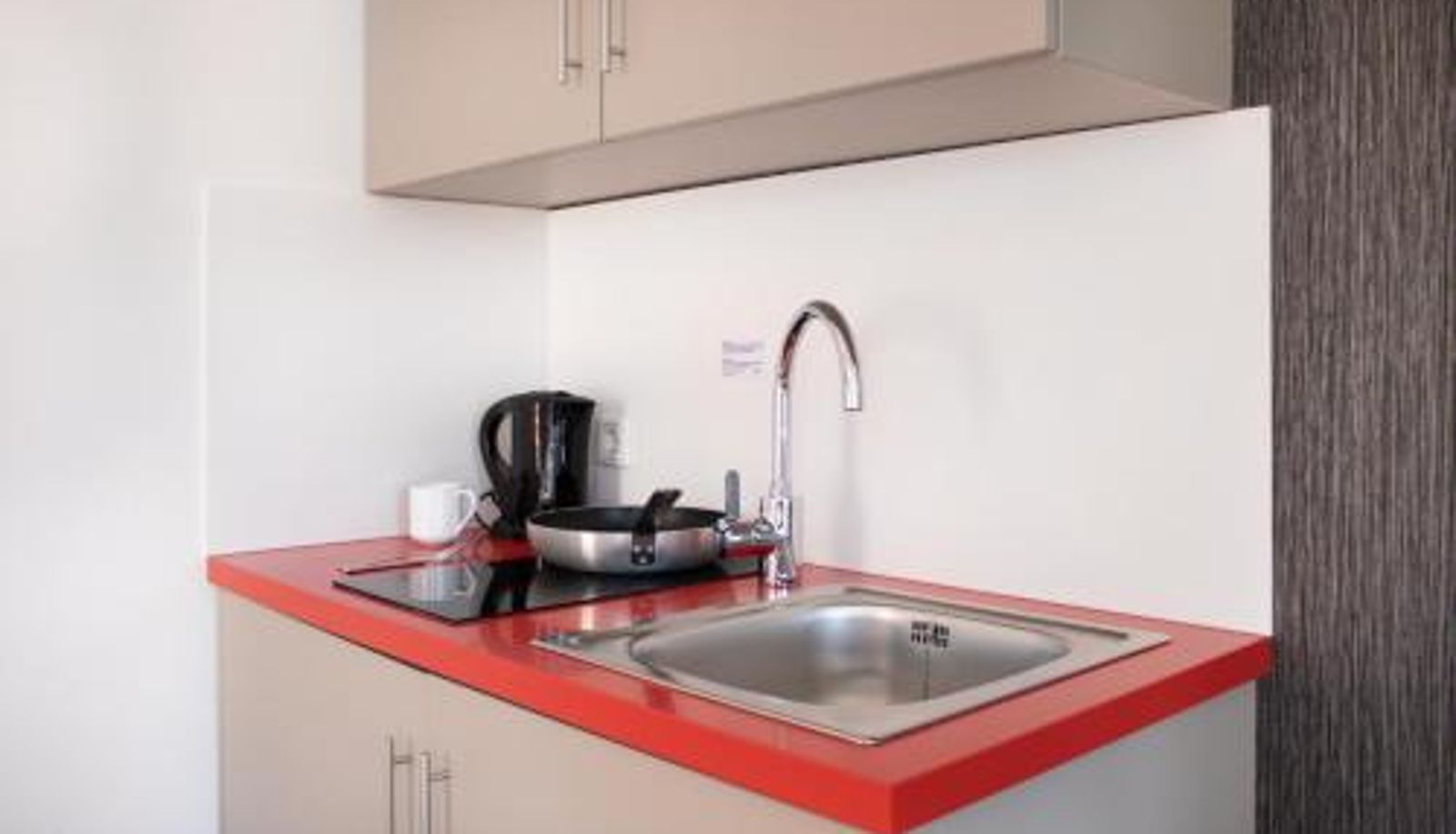 Kitchen - KU Hotel by WMM Hotels