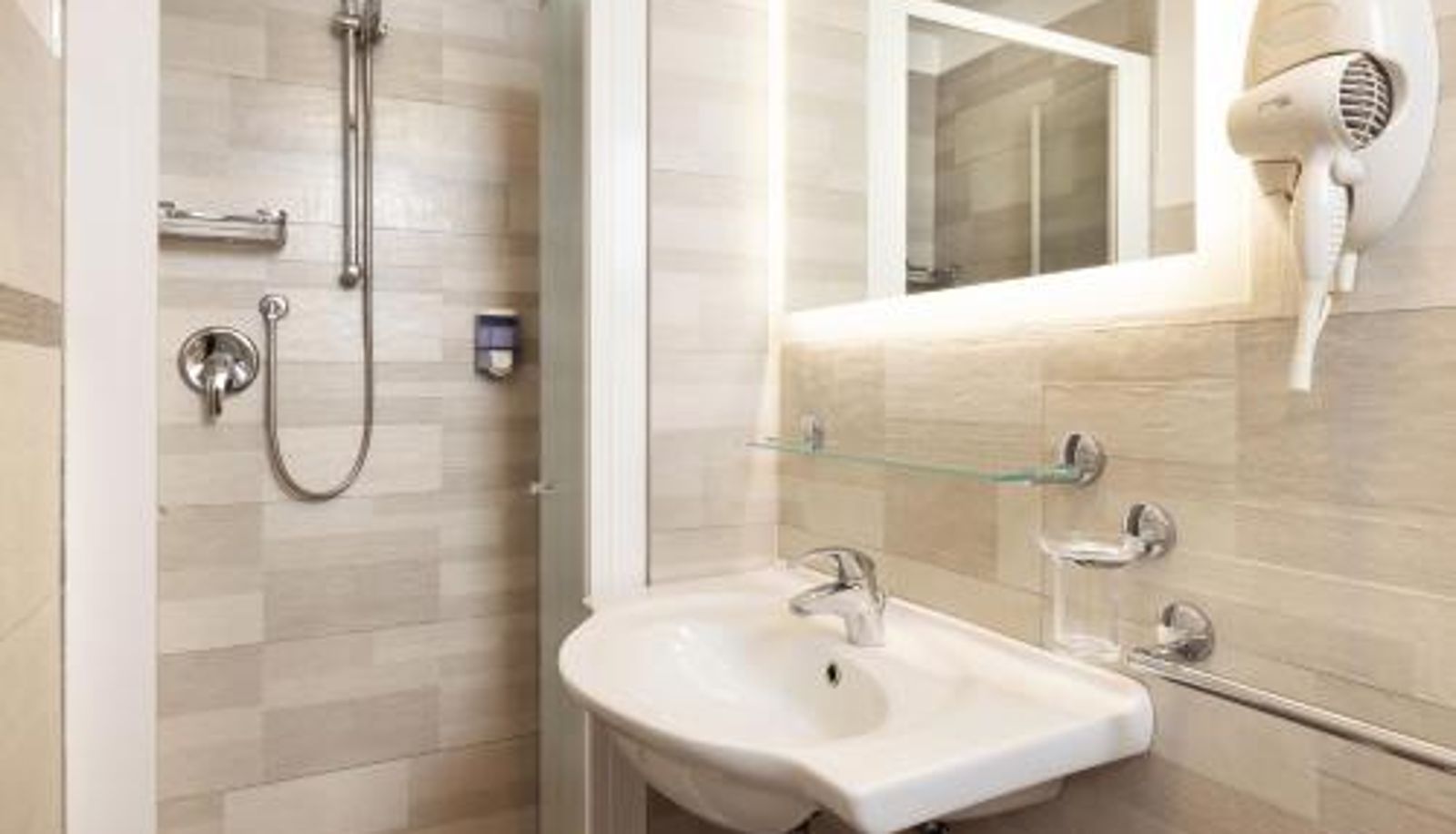 Badezimmer - Hotel Riviera