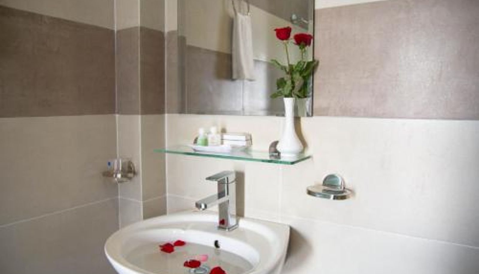 Triple room - Poetic Hue Hotel & Spa