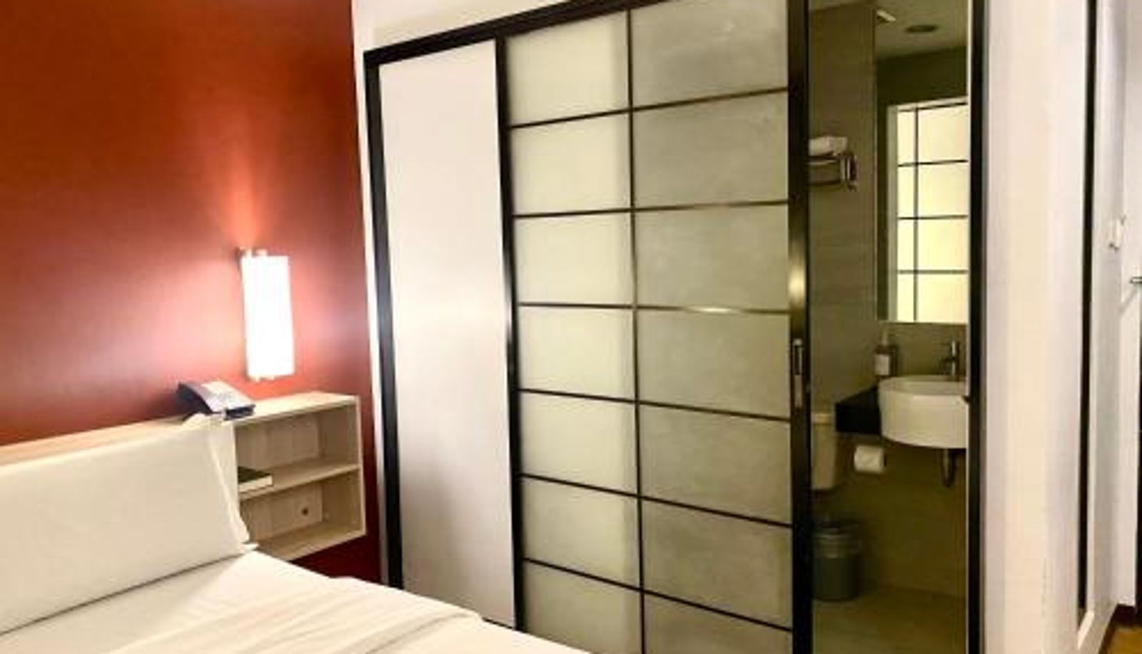 Zimmer - Circle Inn Hotel and Suites Bacolod