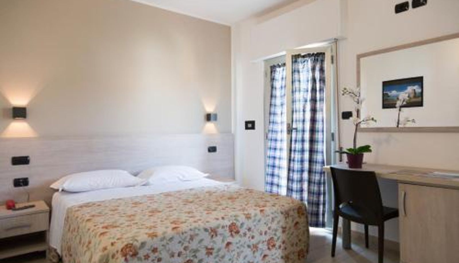 Habitación - Hotel Saint Tropez - Pineto