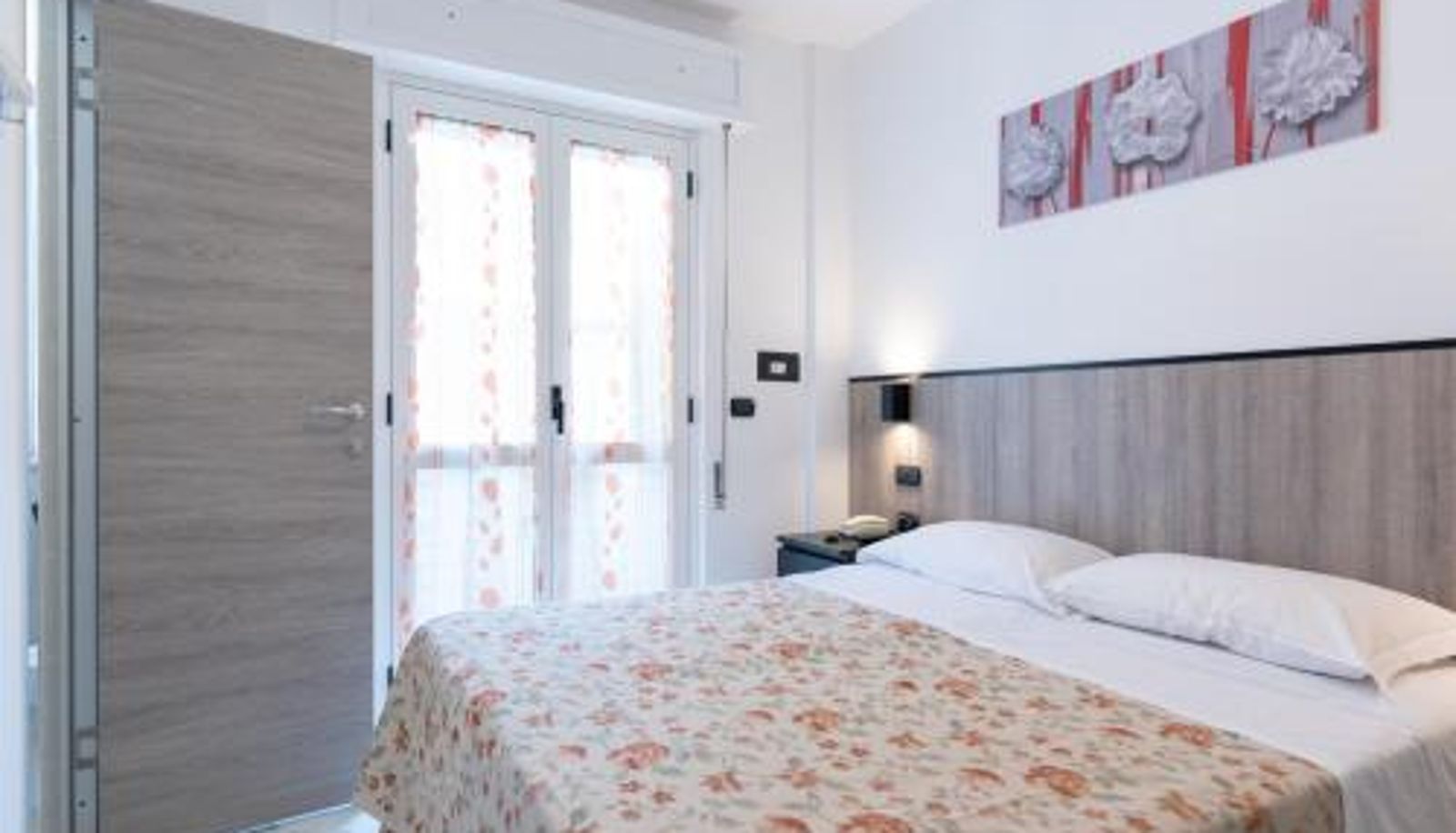 Habitación - Hotel Saint Tropez - Pineto