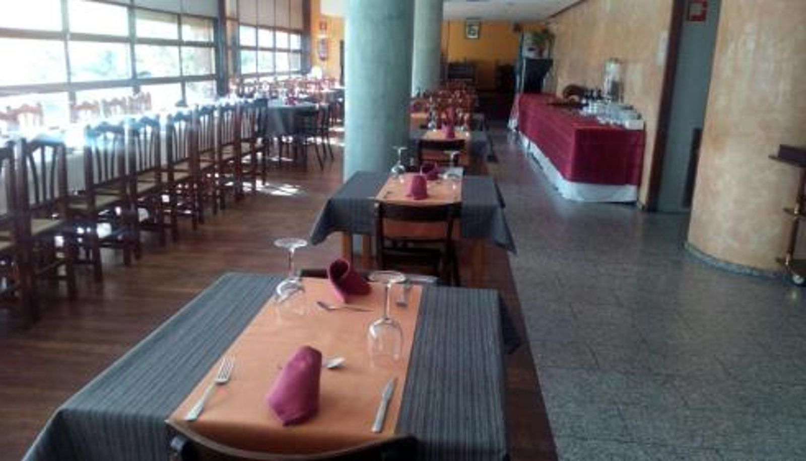 Sala de desayunos dentro del restaurante - Hotel Puigcerdà