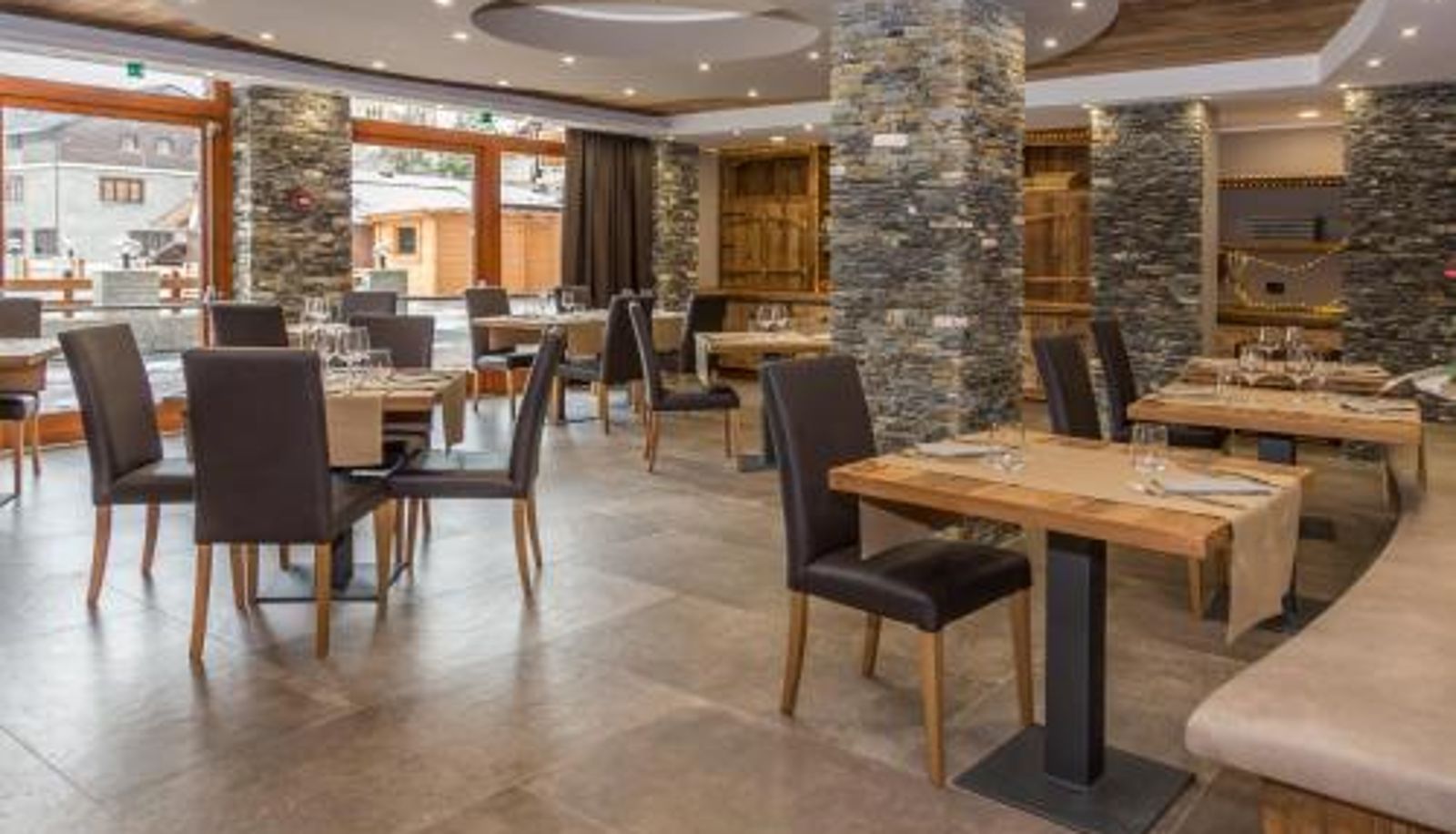 Frühstücksraum innerhalb des Restaurants - Hotel K2
