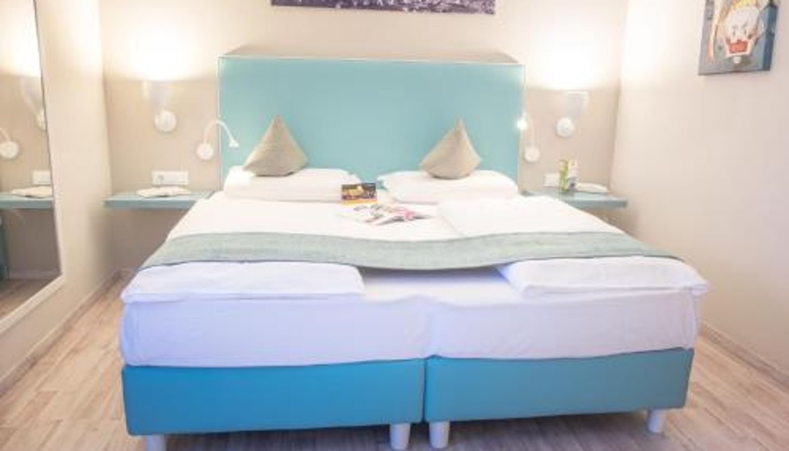 Zimmer - SCHLOSSHOF SÜDTIROL - Hotel & Camping Resort