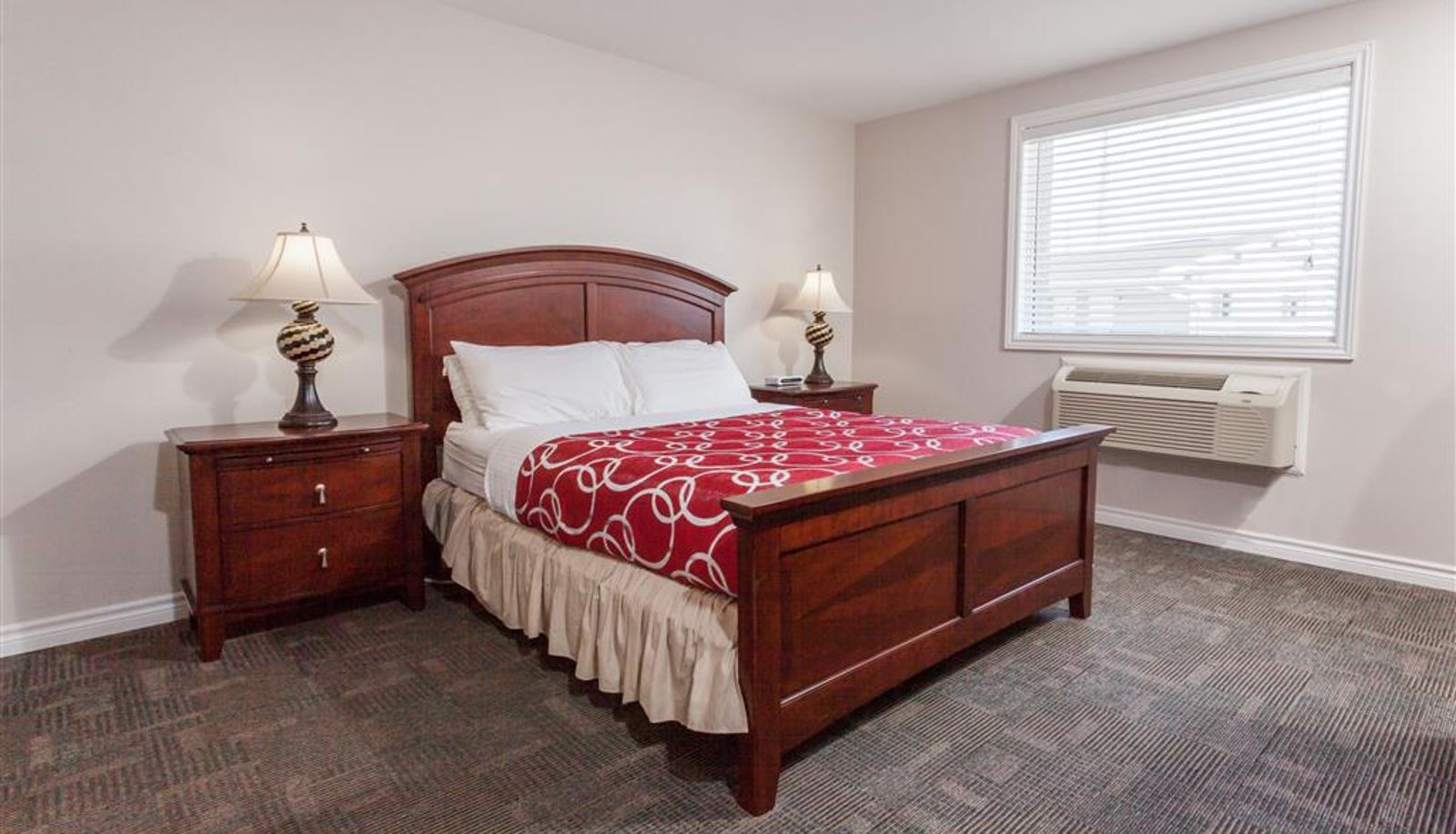 Room - Super 8 by Wyndham Kirkland Lake
