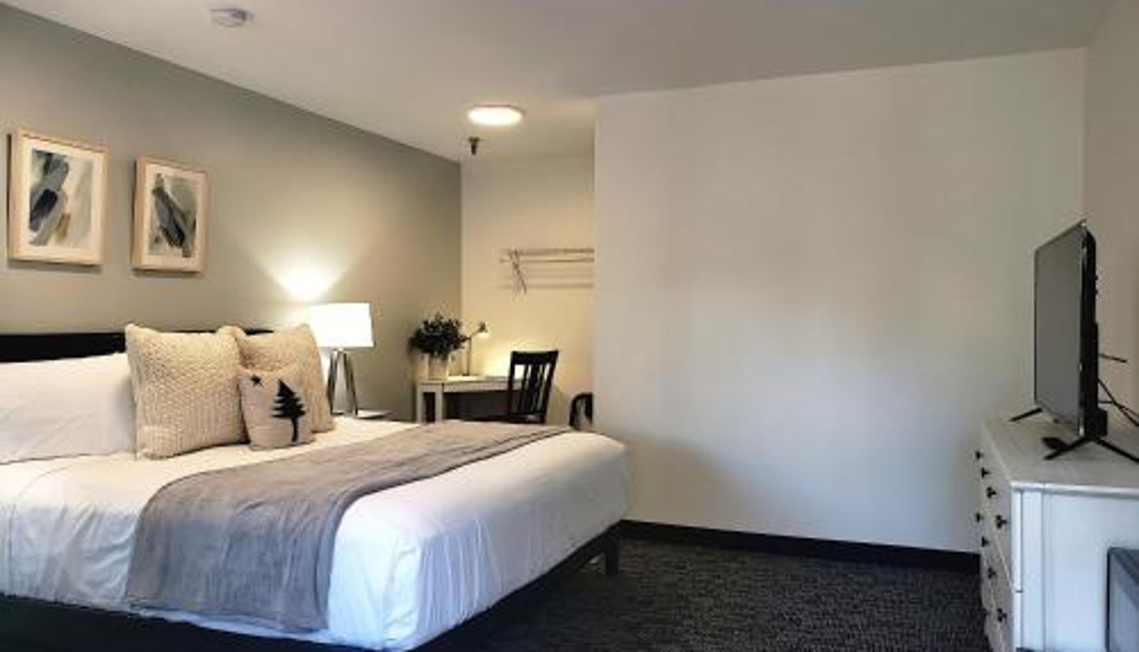 Room - Main Street Motel