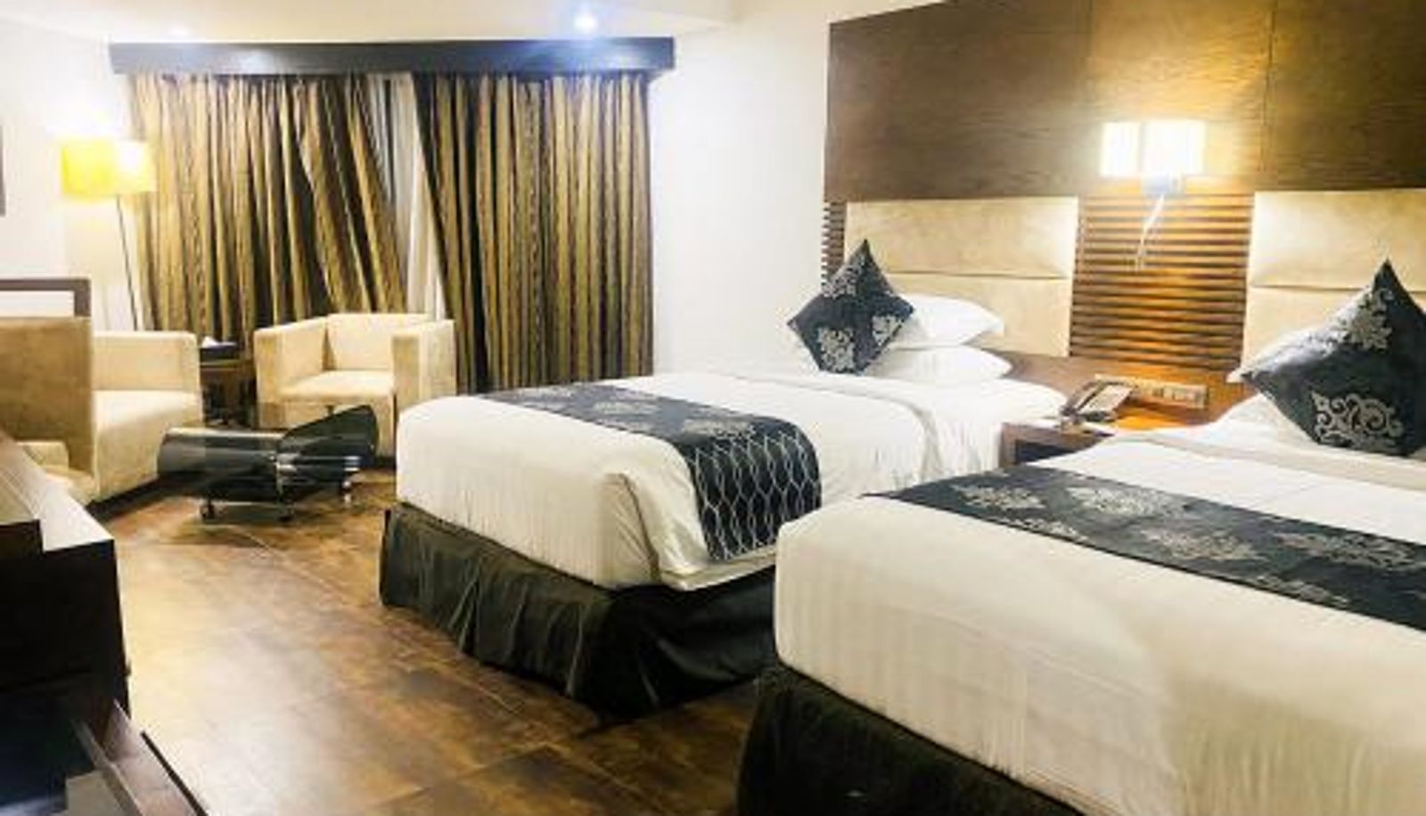 Room - Long Beach Hotel