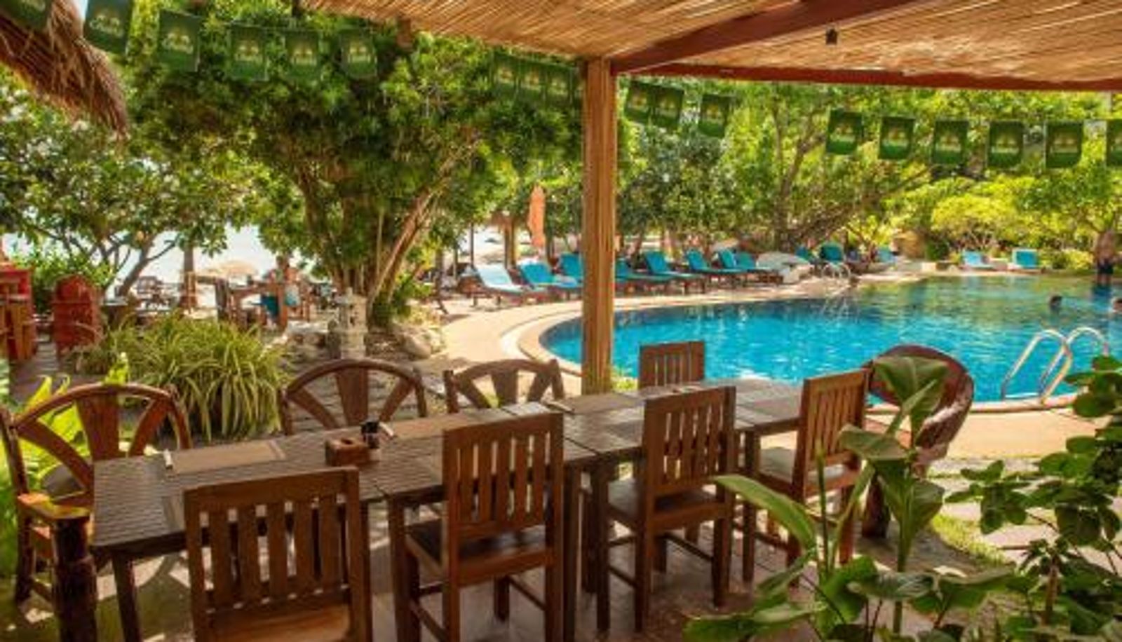Salle de petit-déjeuner dans le restaurant - Crystal Bay Yacht Club Beach Resort
