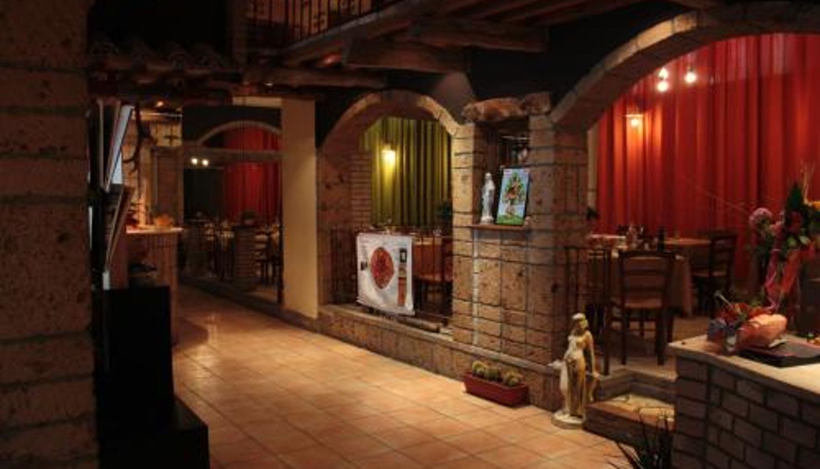 Sala de desayunos dentro del restaurante - Hotel Tre Monti
