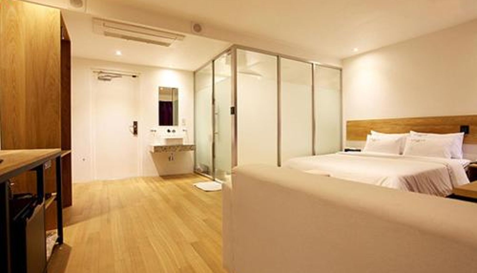 Room - La Villa Hotel