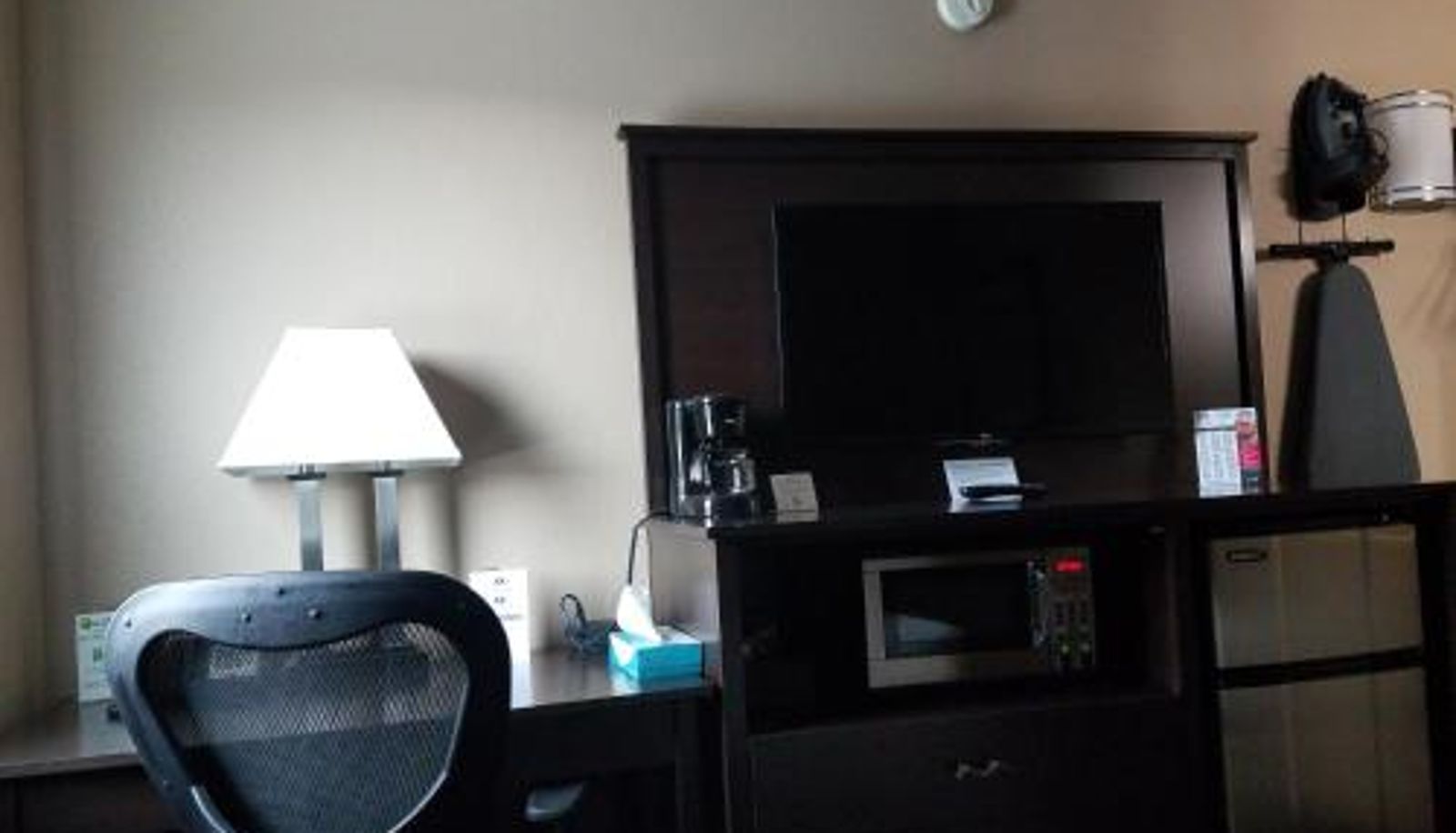Info - Americas Best Value Inn and Suites Bismarck