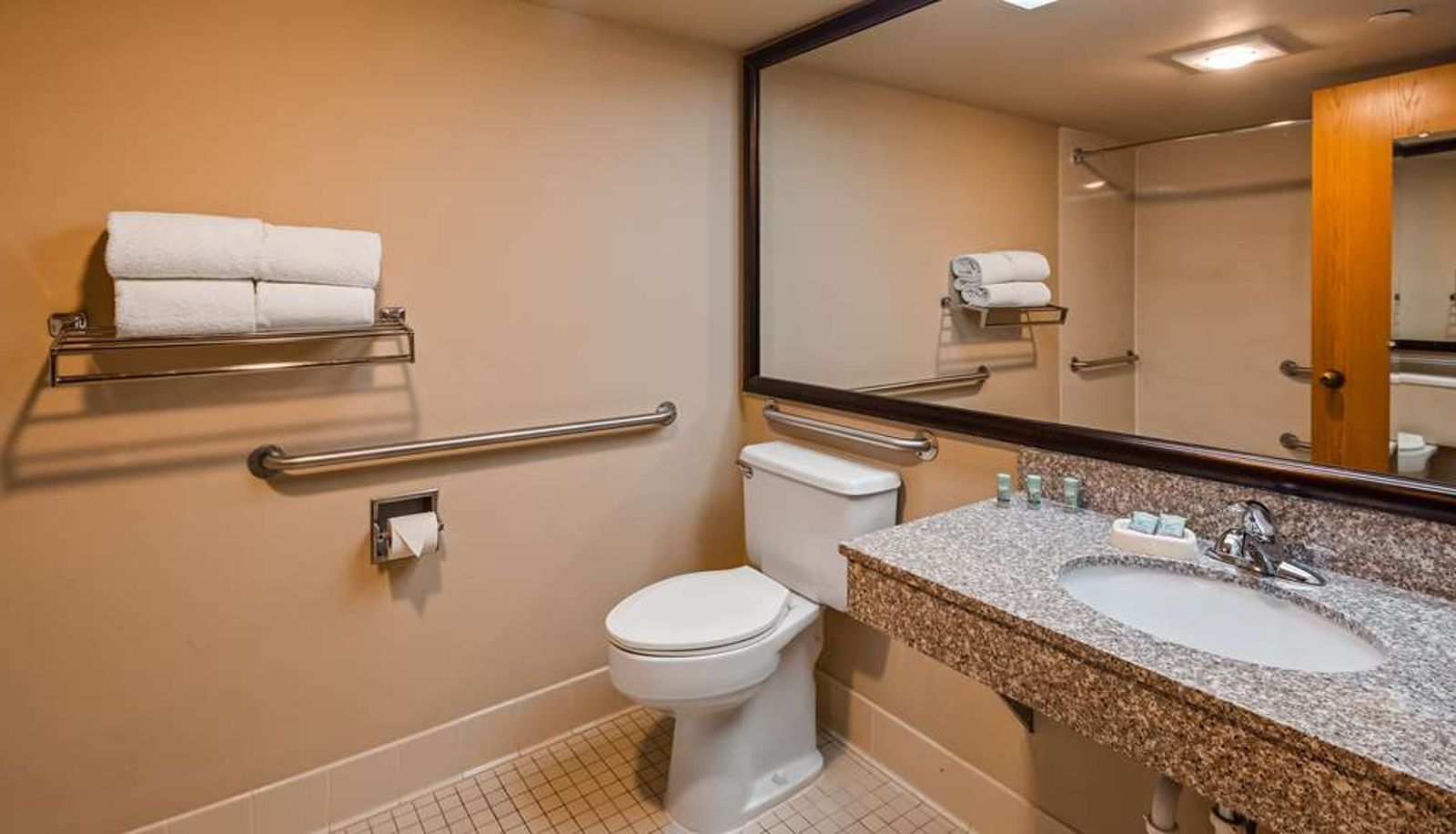 Chambre - Best Western East Towne Suites