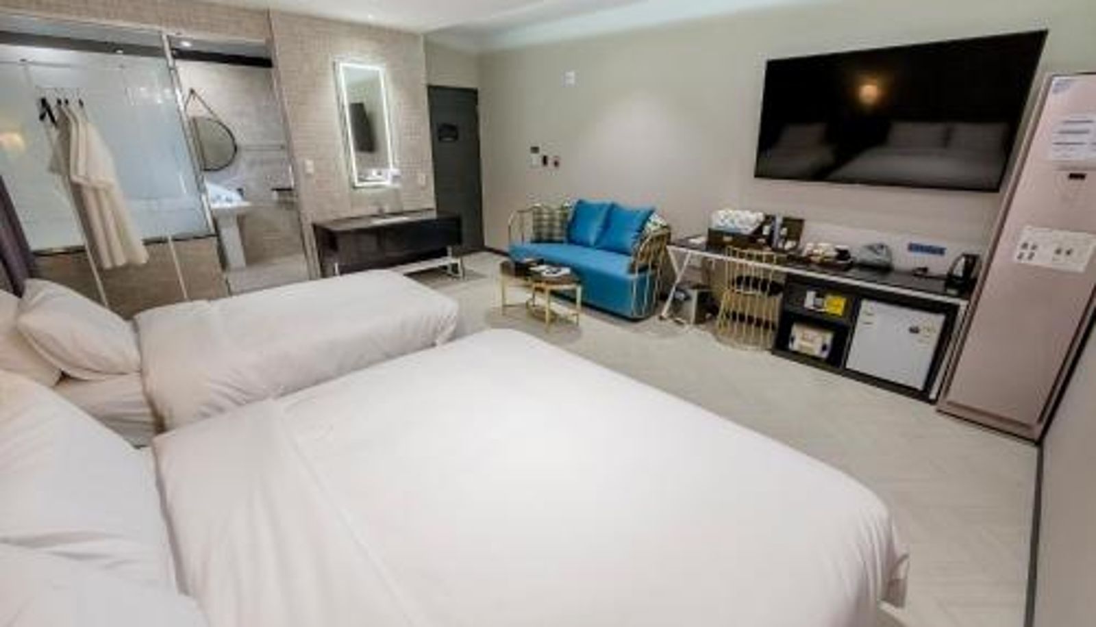 Room - Air Sky Hotel