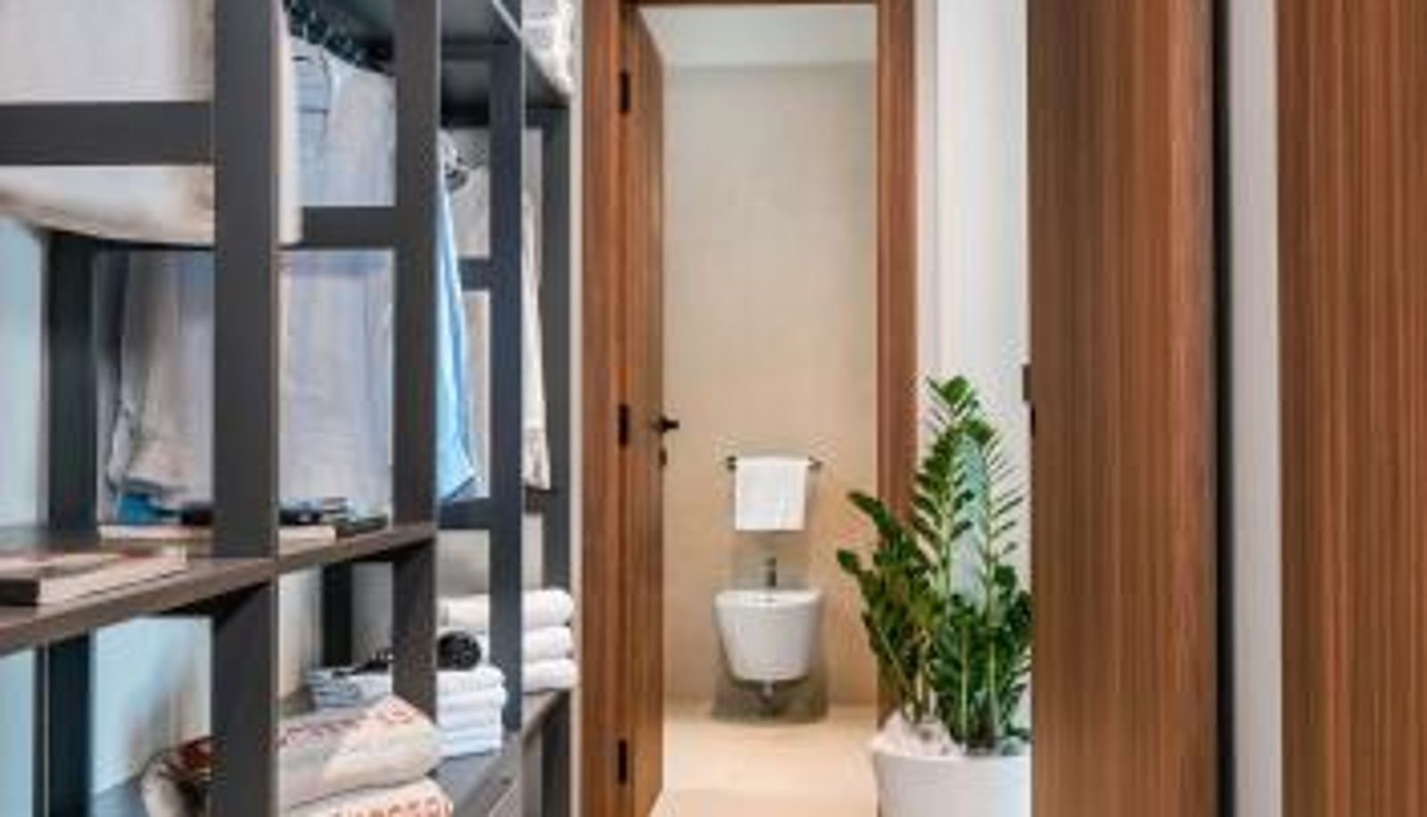 Suite - Universal Hotel & Homes